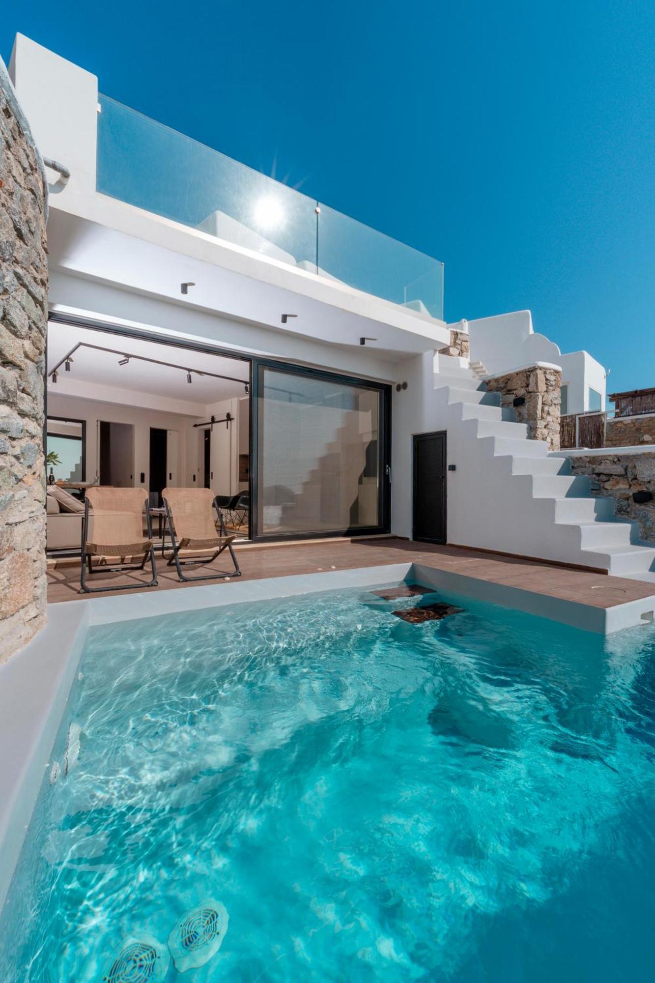 Luxury House With Private Pool At Elia